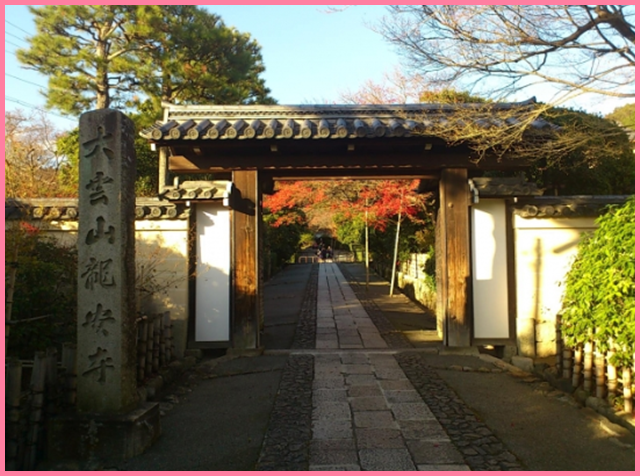 記事中191125龍安寺山門